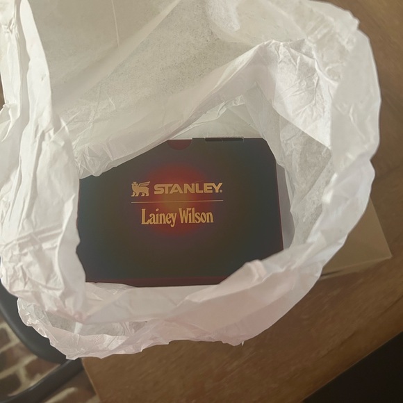 Stanley x Lainey Wilson 40 oz. Bell bottom country gold tumbler new in box - Picture 4 of 6